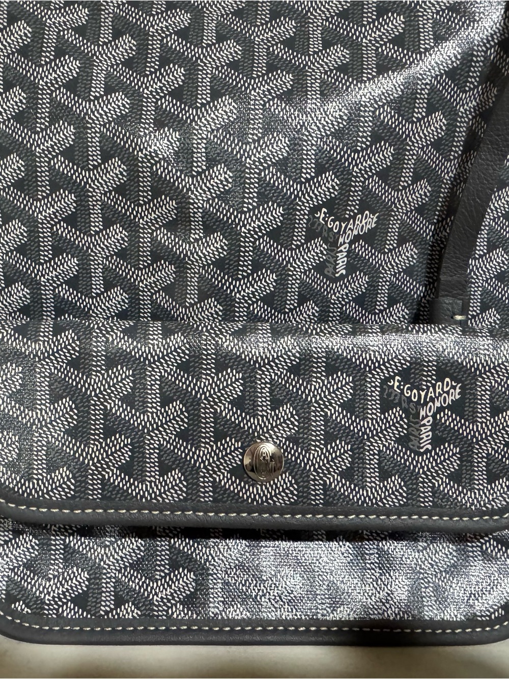 100% AUTHENTIC GOYARD SAINT LOUIS PM — GREY